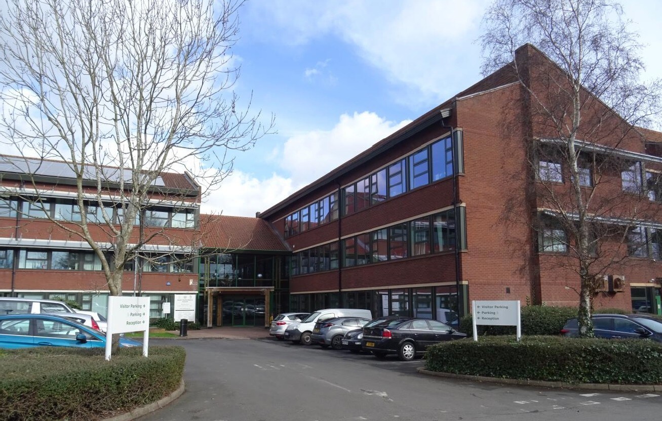 Wolverhampton Rd, Wolverhampton WV8 1PX