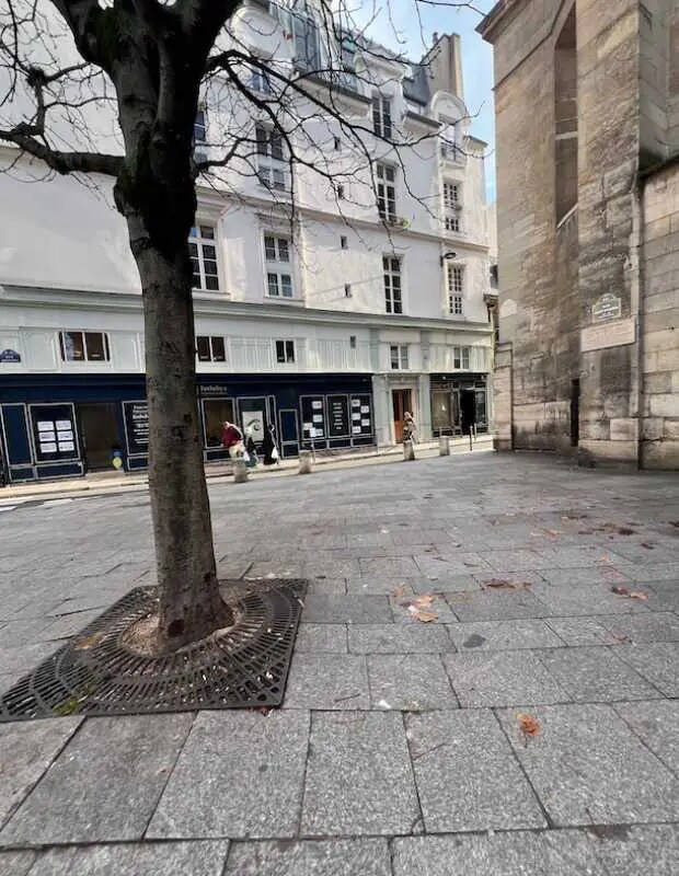Office in Paris for sale Building Photo- Image 1 of 14