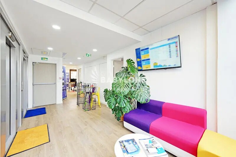 Office in Boulogne-Billancourt to rent - Building Photo - Image 3 of 14