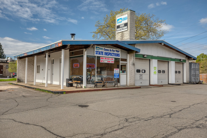 180 Willimansett St, South Hadley, MA for sale - Building Photo - Image 1 of 1