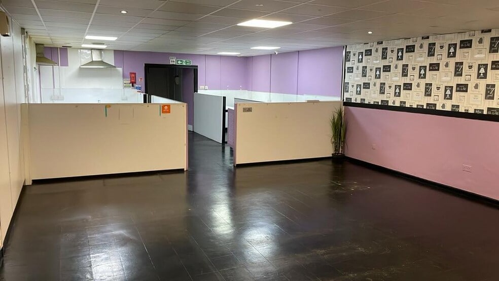 95-105 Oak Rd, Manchester to rent - Building Photo - Image 3 of 6