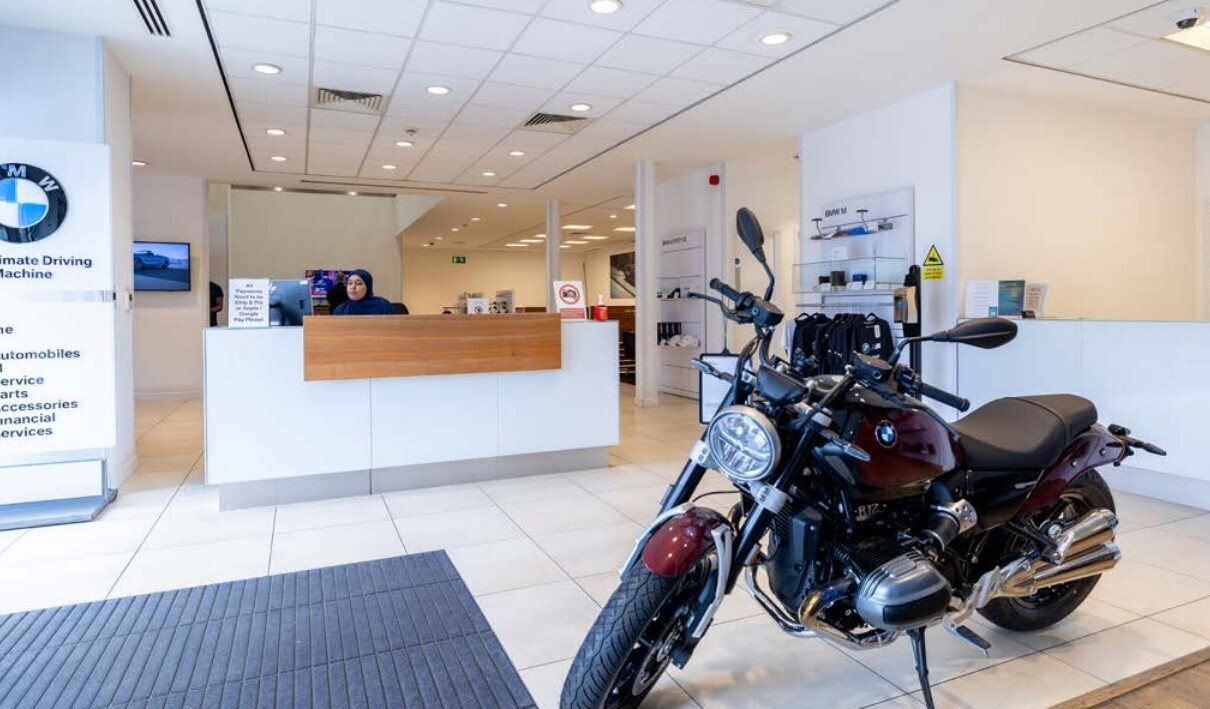 102-104 Stewarts Rd, London to rent Interior Photo- Image 1 of 5