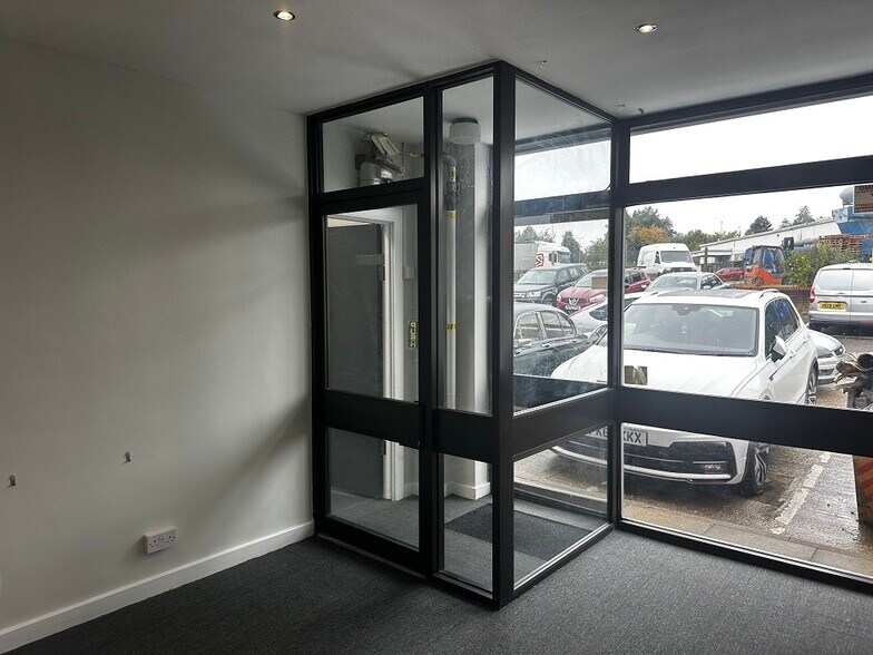 Mundells Ct, Welwyn Garden City to rent - Building Photo - Image 3 of 3