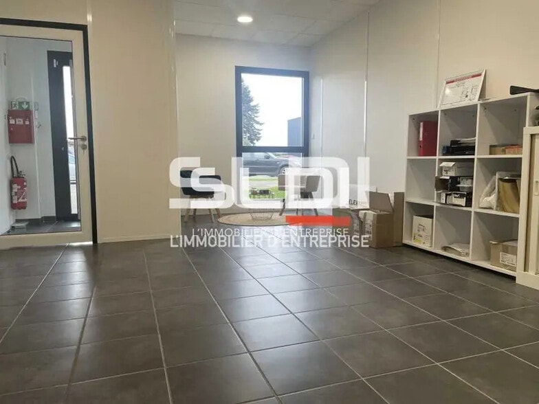 155 Route De Grenoble, Saint-Priest to rent - Interior Photo - Image 2 of 7