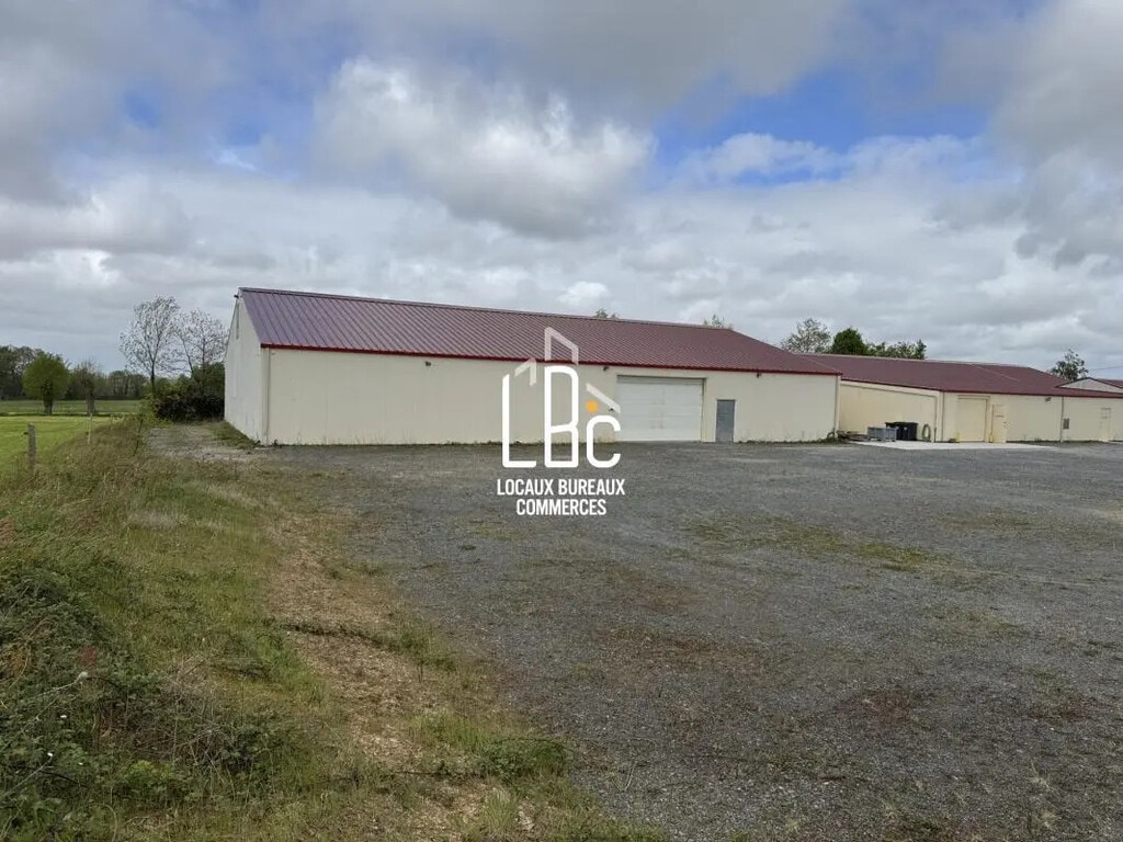 Location Local d'activités 595 m² - Photo 1