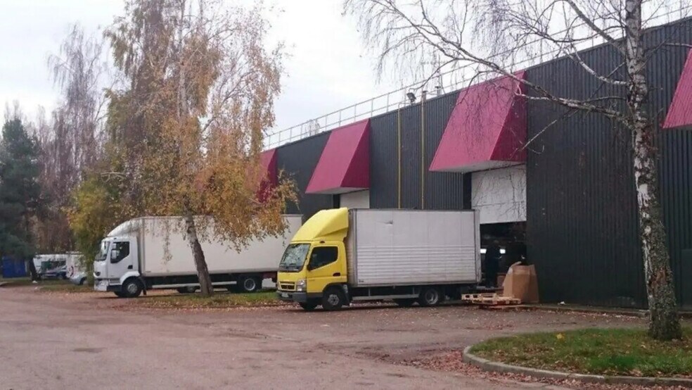 36 Rue Des Osiers, Coignières to rent - Building Photo - Image 2 of 3