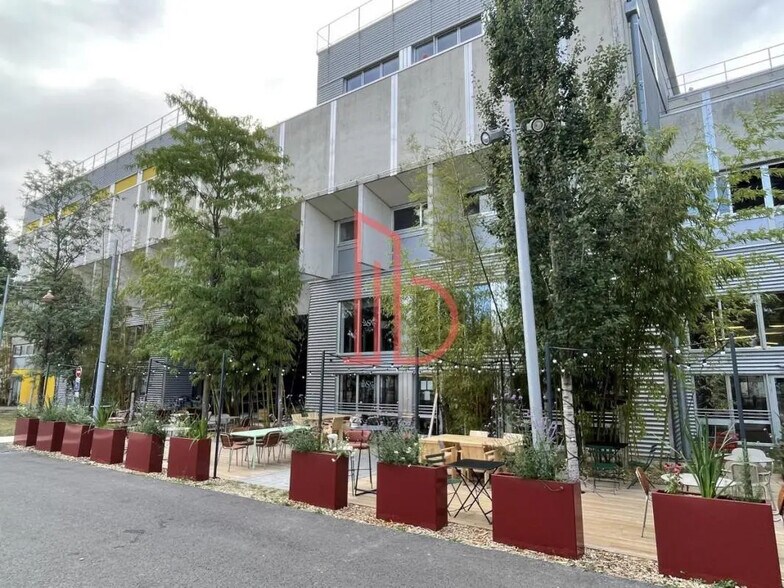 Office in Bègles to rent - Building Photo - Image 1 of 6