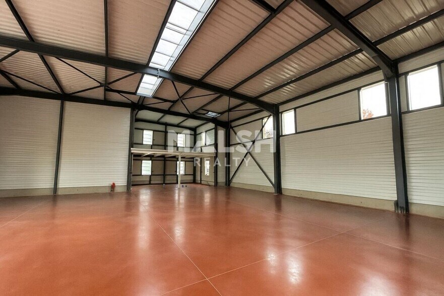 Chemin D'Yvours, OULLINS-PIERRE-BÉNITE to rent - Building Photo - Image 3 of 16