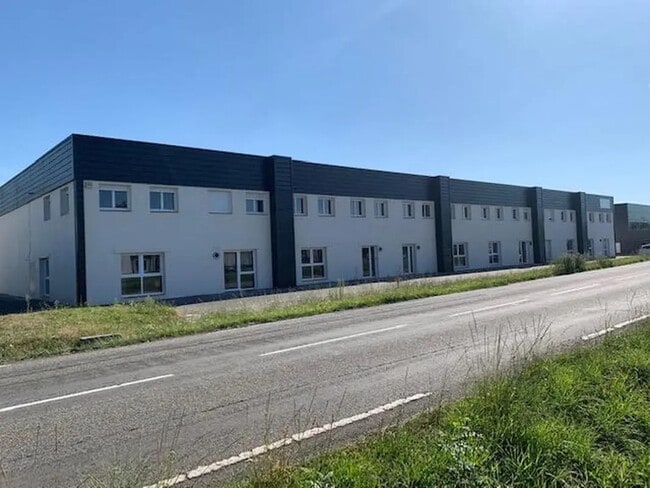 Location Local d'activités 303 m²