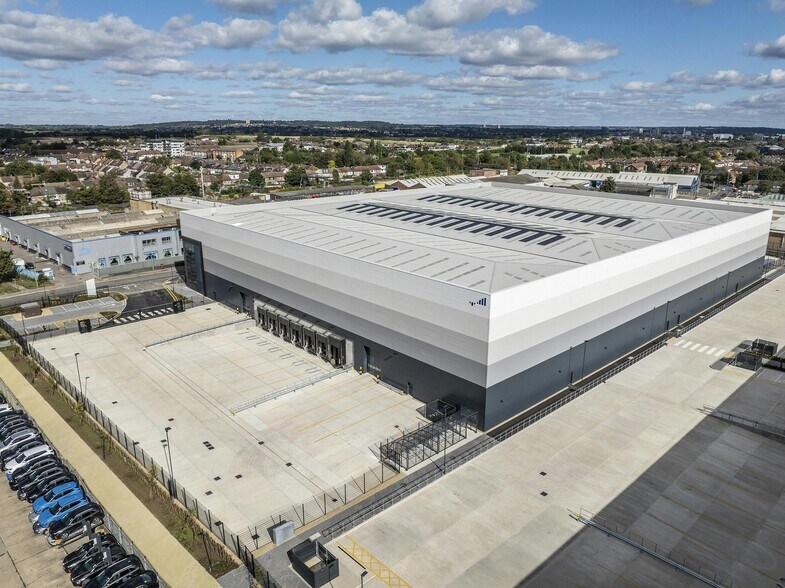 100-200 Enterprise East, Dagenham to rent - Building Photo - Image 2 of 15