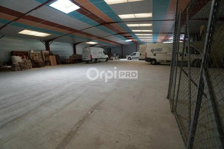 Light Industrial in Saint-Apollinaire to rent - Building Photo - Image 3 of 10
