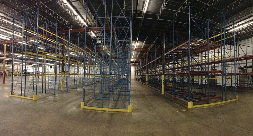 1016 SW Evangeline Trwy, Lafayette, LA to rent - Interior Photo - Image 2 of 3