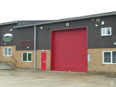 Bumpers Way, Chippenham to rent - Building Photo - Image 3 of 10