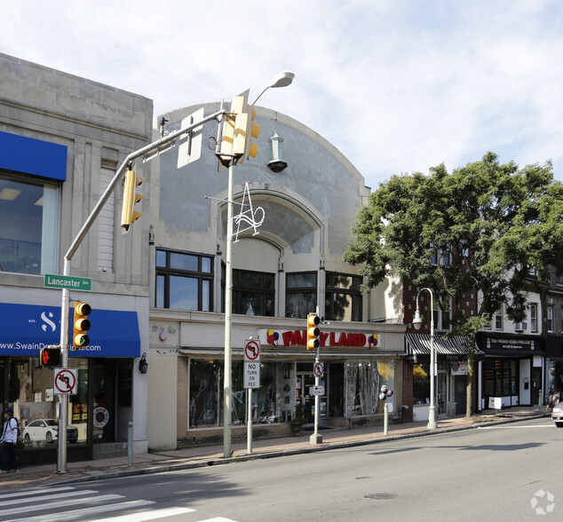 10 W Lancaster Ave, Ardmore, PA for sale - Primary Photo - Image 1 of 2