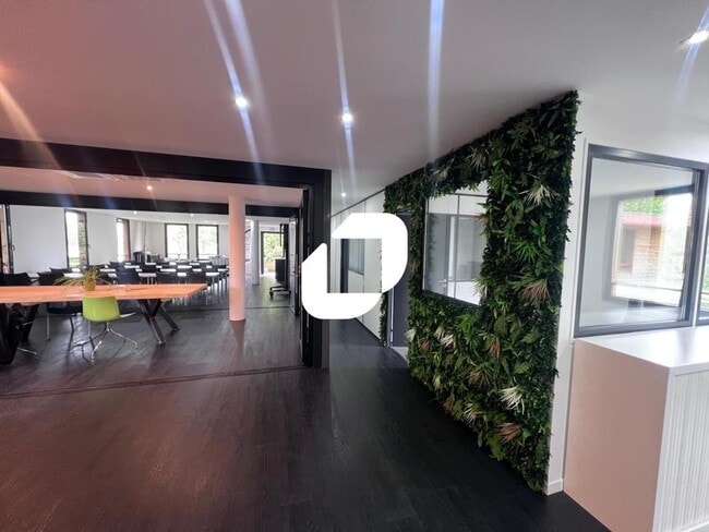 Location Bureaux 225 m²