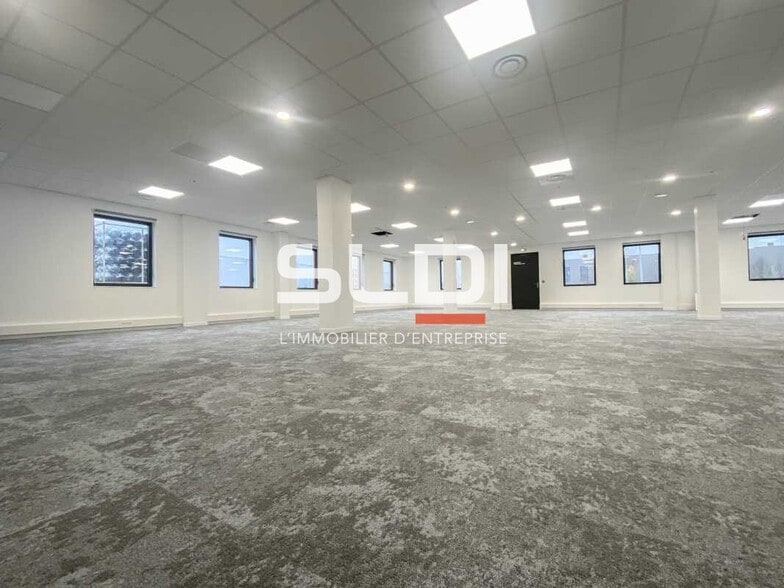Office in Montluel to rent - Interior Photo - Image 2 of 12