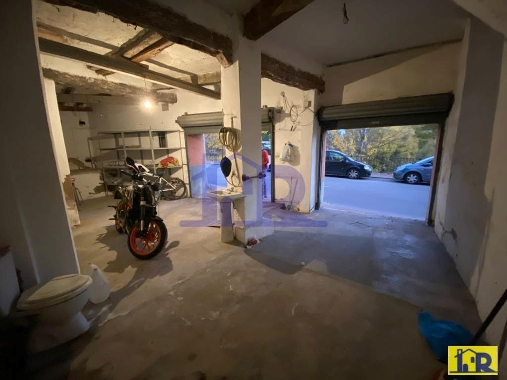 Cuenca, CUE 16002 - Unit - -  - Interior Photo - Image 1 of 3