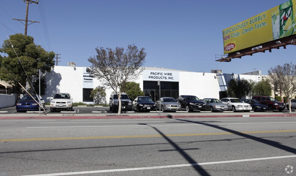 10725 Vanowen St, North Hollywood, CA for rent - Building Photo - Image 3 of 3