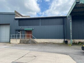 Beckside Rd, Bradford for rent Building Photo- Image 1 of 9