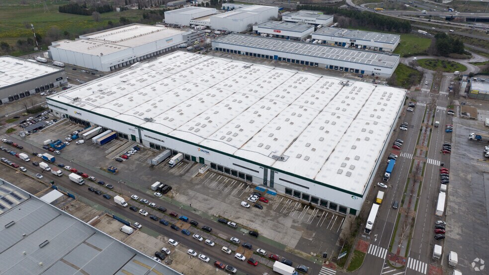 Industrial in Getafe, Madrid to rent - Building Photo - Image 2 of 7