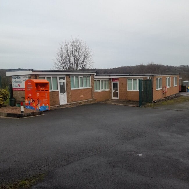More details for Horley Green Road, Halifax - Office to Rent