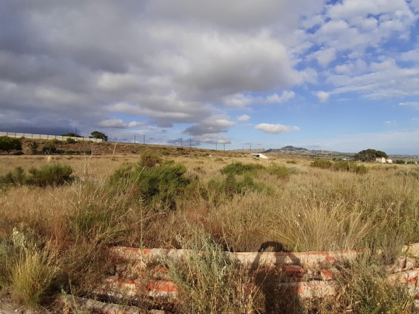 Land in Monforte del Cid, Alicante for sale Primary Photo- Image 1 of 5