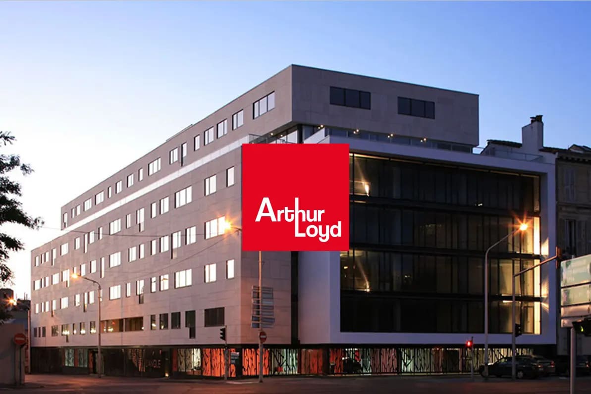 Office in Marseille to rent Building Photo- Image 1 of 13