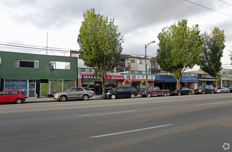 2139-2147 Kingsway, Vancouver, BC for sale - Primary Photo - Image 3 of 9