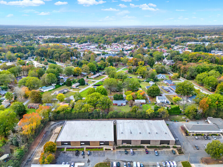 640 Matthews Mint Hill Rd, Matthews, NC for rent - Building Photo - Image 2 of 3