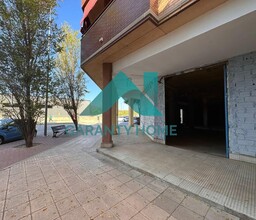 Retail in Cáceres, Cáceres to rent Interior Photo- Image 1 of 4