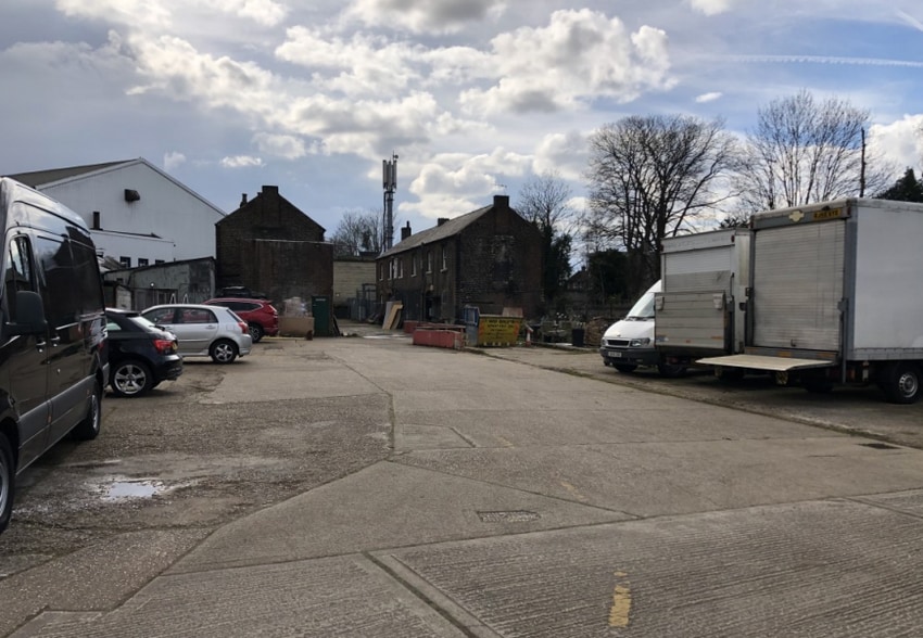 Arlington Rd, Twickenham to rent - Building Photo - Image 2 of 6