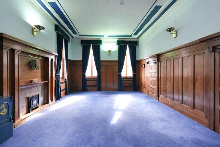56-66 Stirling St, Airdrie for sale - Interior Photo - Image 3 of 9
