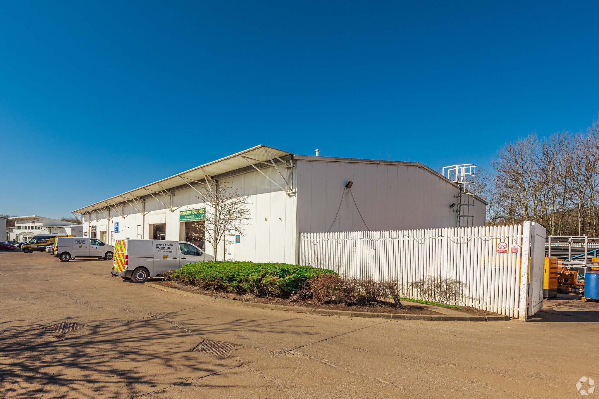 Dryden Vale, Loanhead to rent Primary Photo- Image 1 of 11