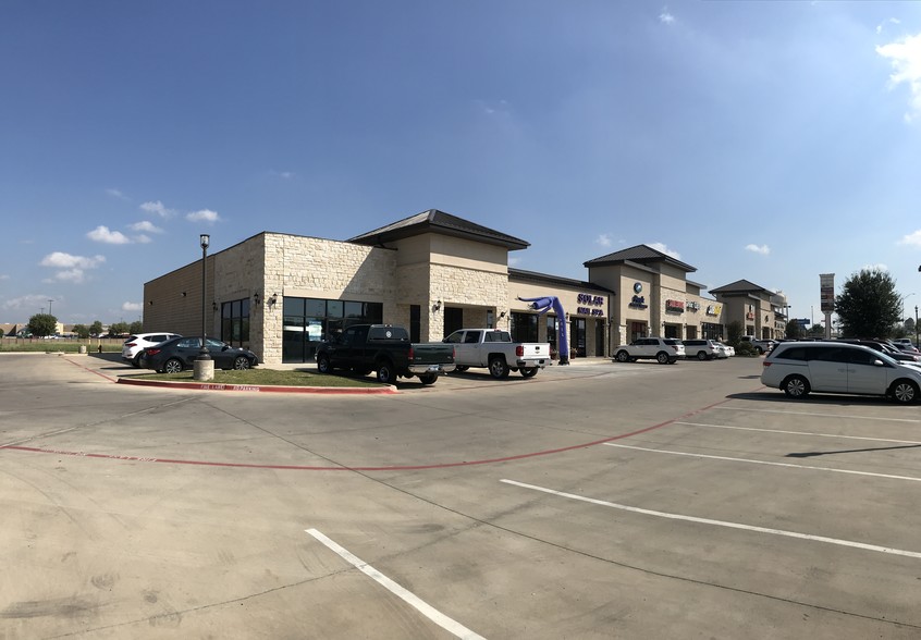 905 E Highway 82, Gainesville, TX for rent - Primary Photo - Image 1 of 1