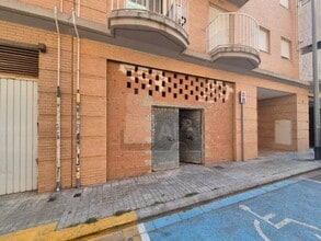 Retail in La Pobla de Farnals, Valencia to rent Building Photo- Image 2 of 12