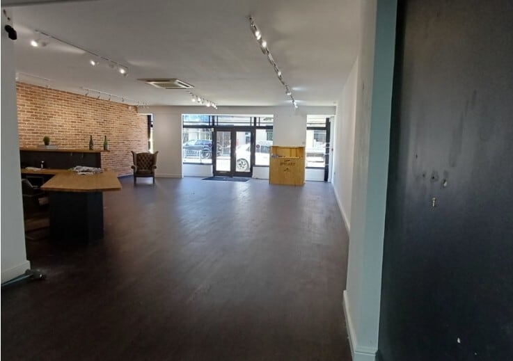 16-17 Hermitage Rd, Hitchin to rent Interior Photo- Image 1 of 2