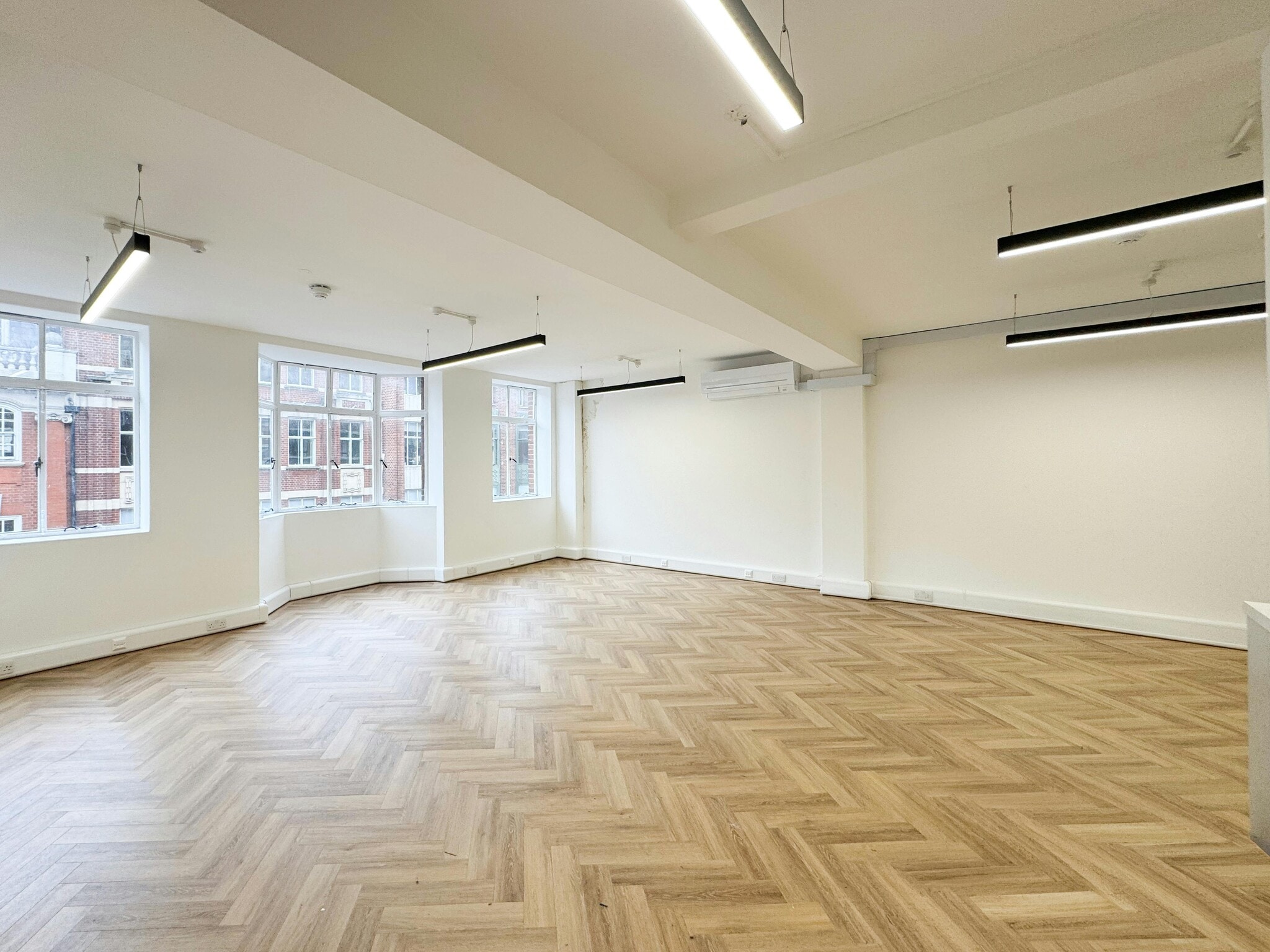 63-64 Margaret St, London to rent Building Photo- Image 1 of 7
