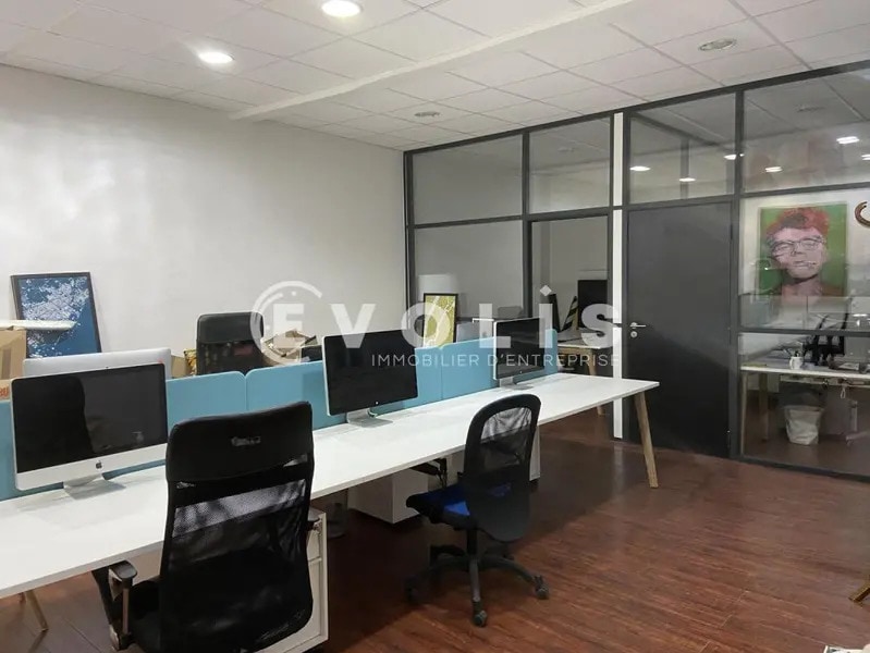 Location Bureaux 125 m² - Photo 1