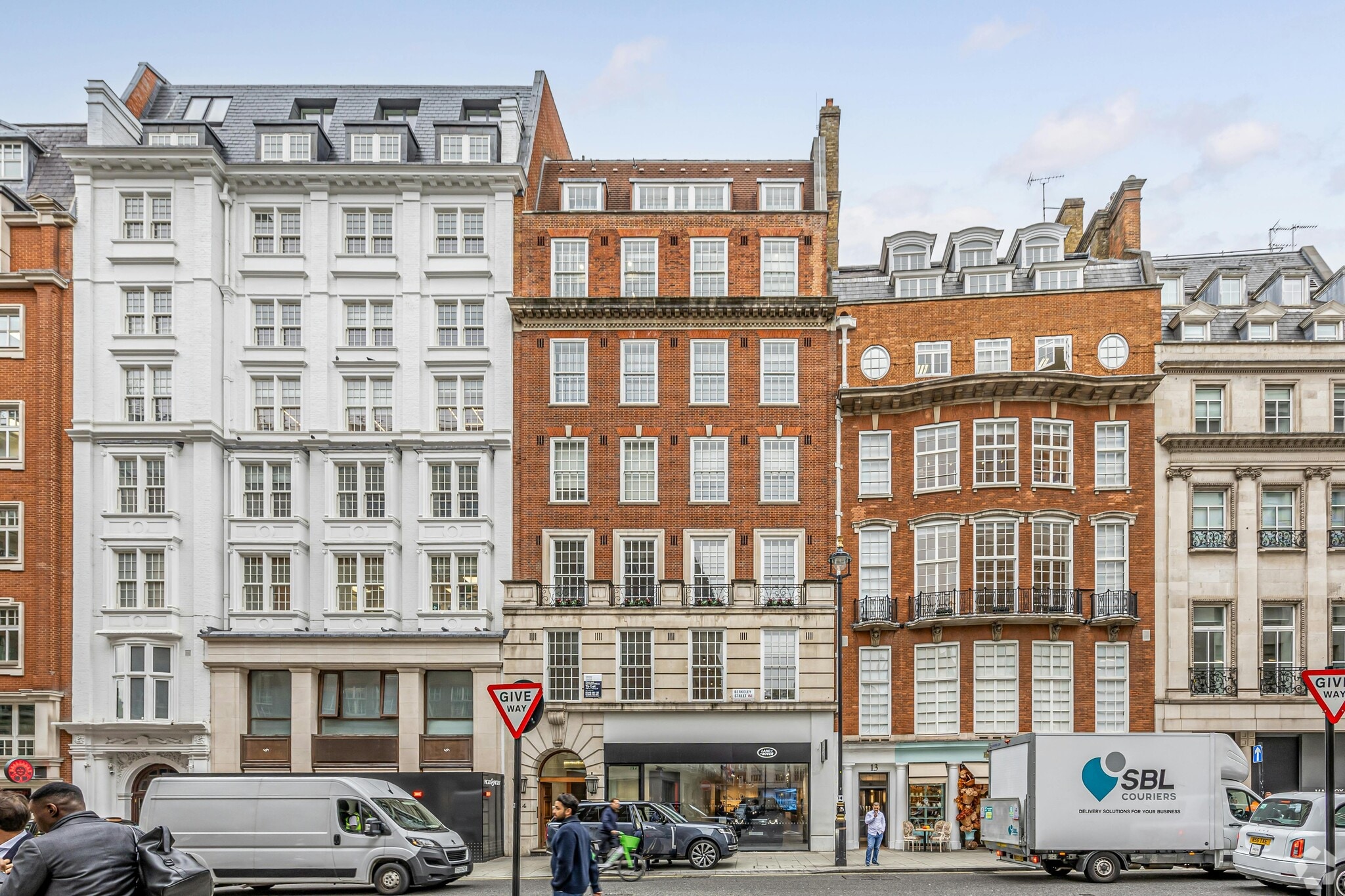 14 Berkeley St, London to rent Building Photo- Image 1 of 8