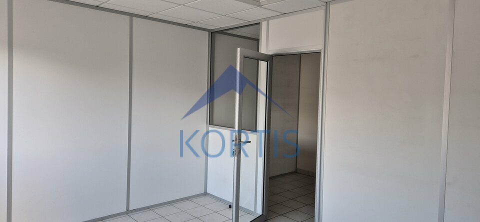 50 Rue Jean Zay, Saint-Priest to rent - Interior Photo - Image 2 of 9