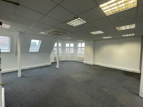 47-47A High St, Maidenhead to rent Interior Photo- Image 2 of 9