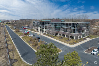 17950 W Corporate Dr, Brookfield, WI for rent Building Photo- Image 1 of 6