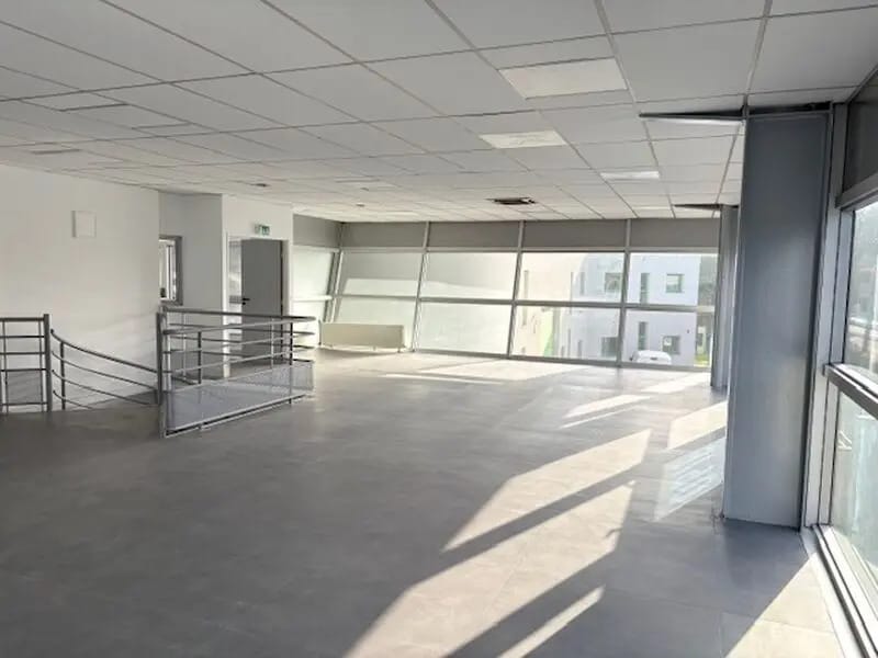Office in Champigny-sur-Marne for sale Building Photo- Image 1 of 17