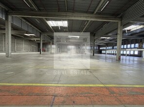 Light Industrial in Vénissieux to rent Interior Photo- Image 2 of 11