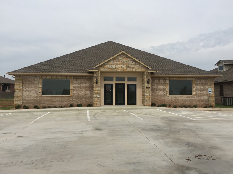 2256 NW 164th St, Edmond, OK for rent - Building Photo - Image 1 of 12