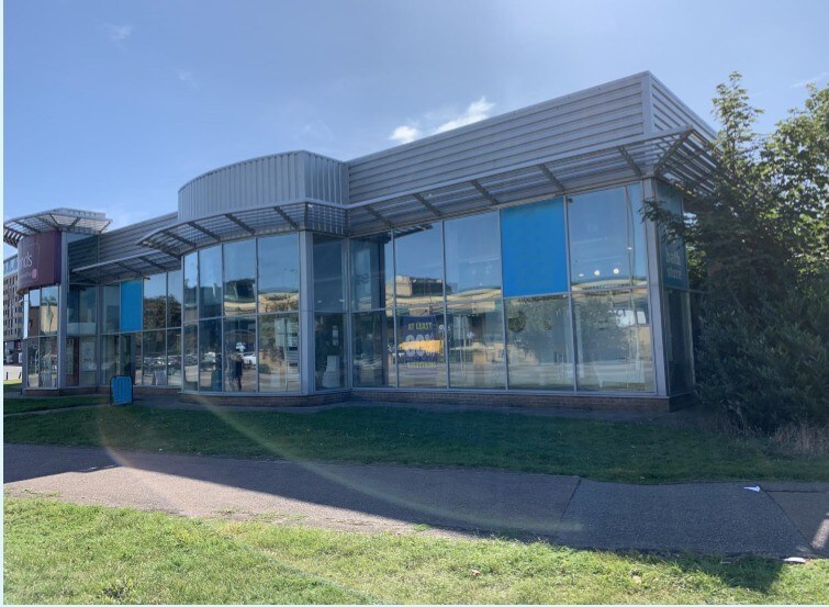 1-2 Southernhay, Basildon for sale Primary Photo- Image 1 of 1