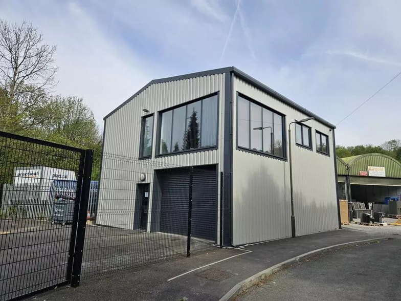 Dinting Ln, Glossop to rent - Primary Photo - Image 1 of 1