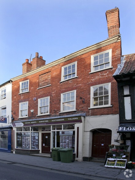 35-35A Kirk Gate, Newark to rent - Building Photo - Image 2 of 6