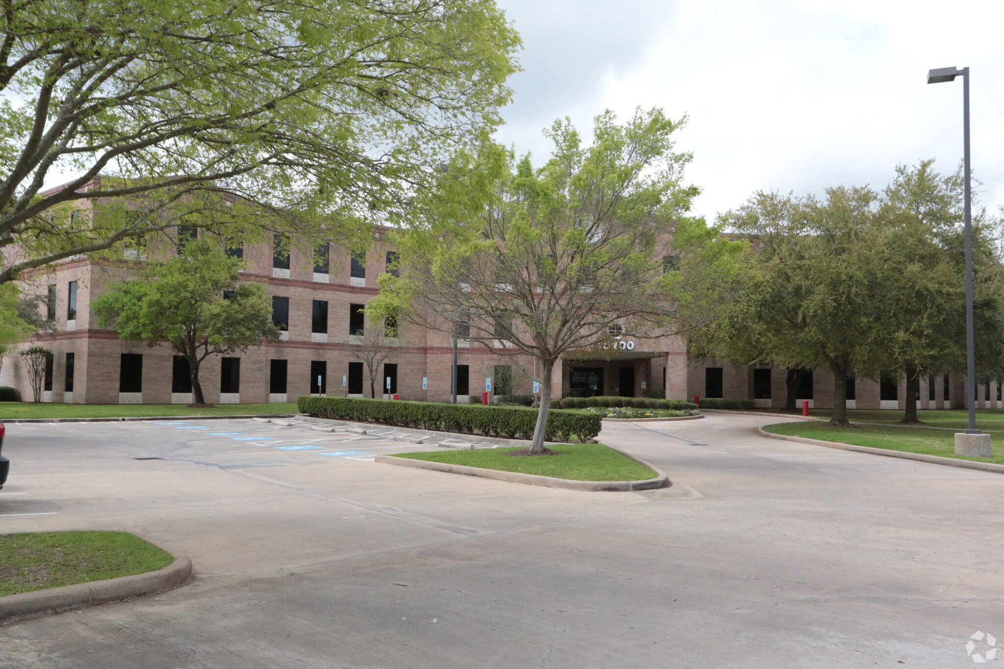 15400 Southwest Fwy, Sugar Land, TX to rent Building Photo- Image 1 of 4