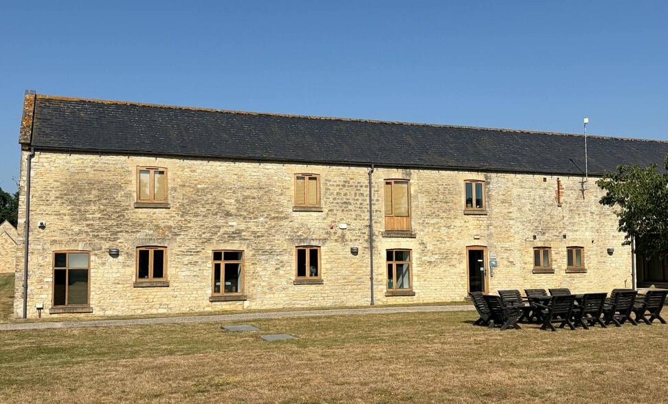 Kirtlington Park, Kirtlington to rent - Building Photo - Image 1 of 2